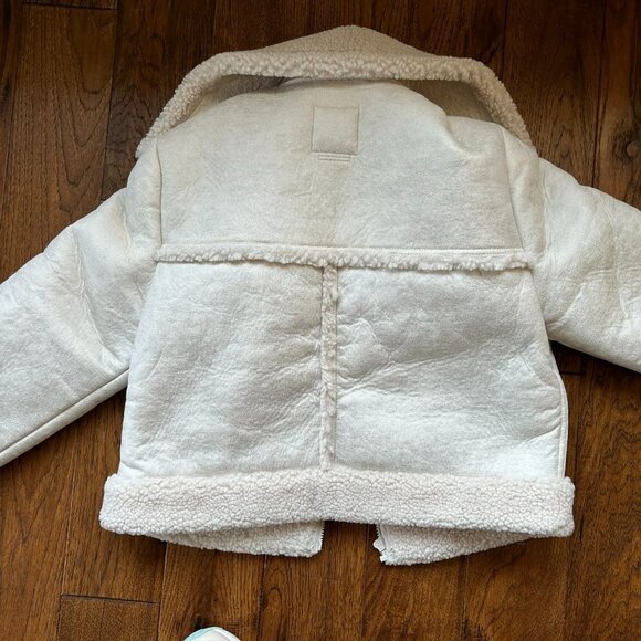 Abercrombie & Fitch: Sherpa Cream Crop Coat: Women’s Size L - Picture 2 of 10
